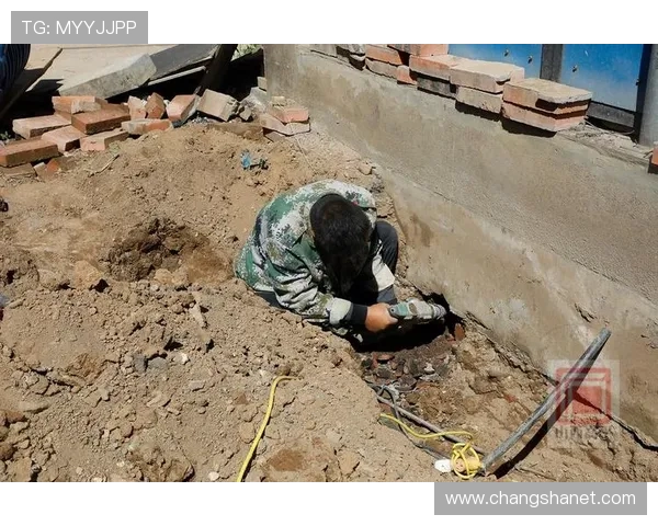 挖掘机农村旱厕改造挖坑规格